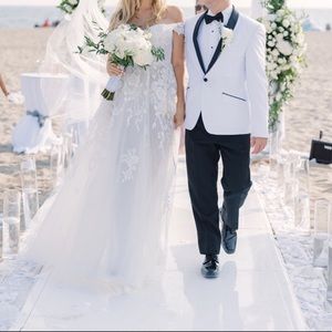 Beautiful and modern Berta-inspired wedding dress